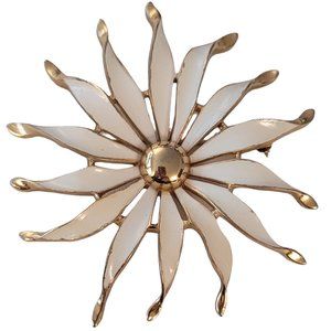 Trifari Crown Over T Gold Tone White Enamel Flower Petal Brooch Pin, Signed E460